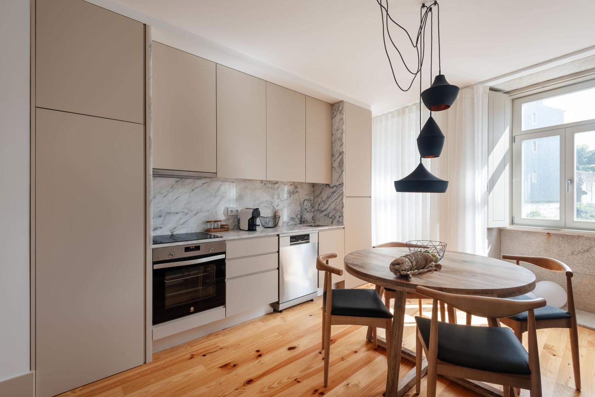 Stylish Apartment In City Center Порту Экстерьер фото